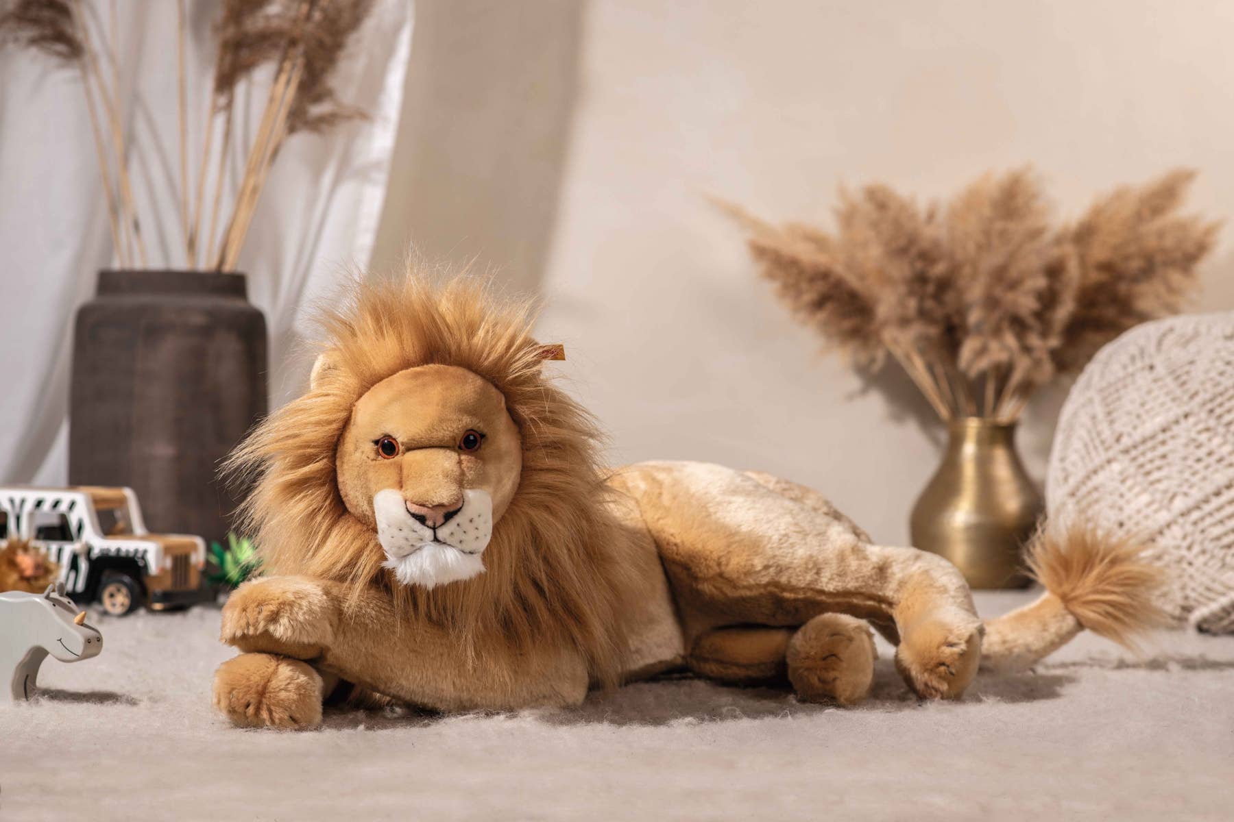 XL Leo Lion, 26 Inches