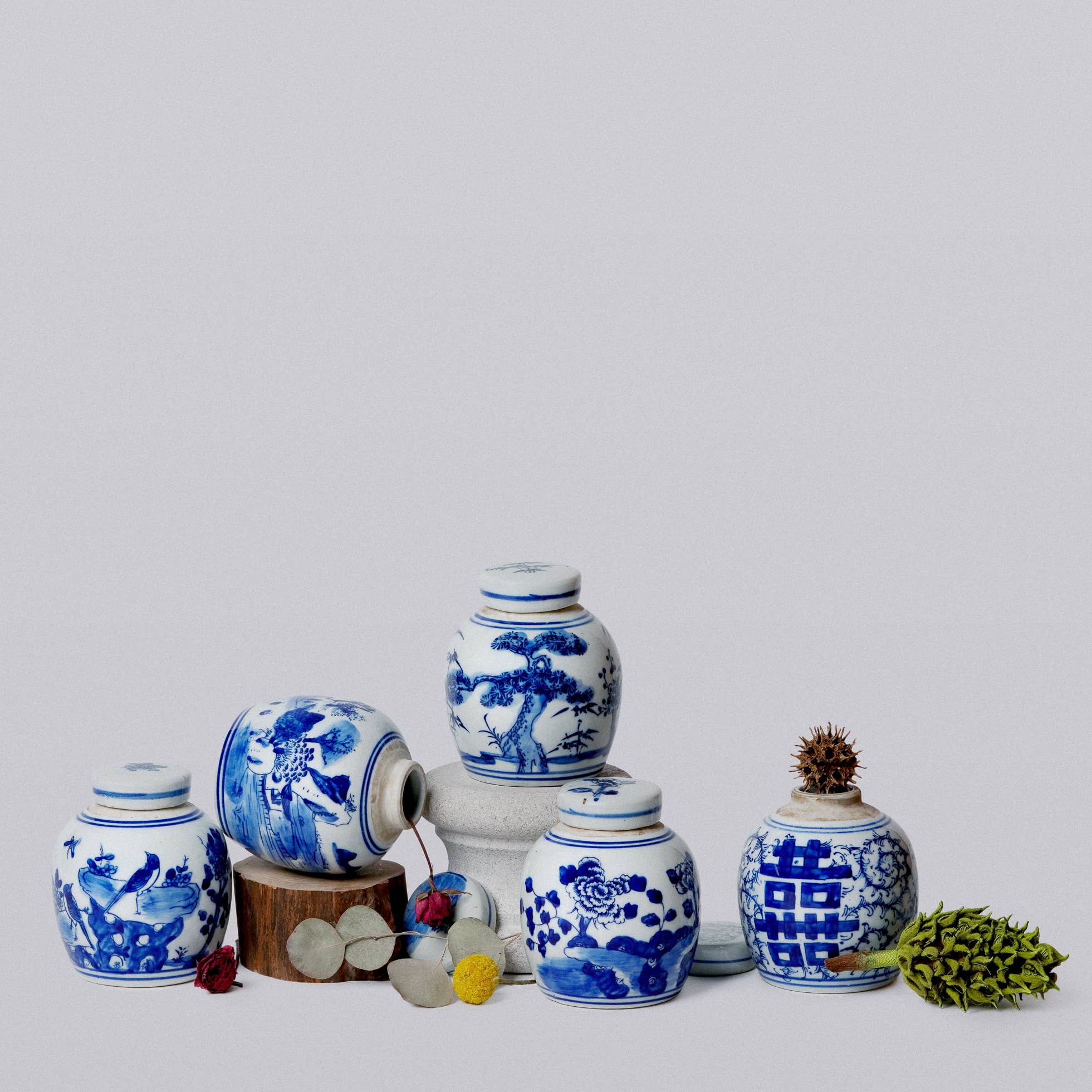 Blue and White Porcelain Mini Three Friends Round Jar