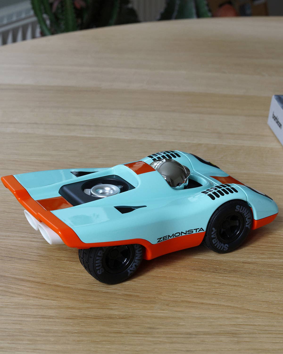 Car ZEMONSTA: Zemonsta Egon Orange