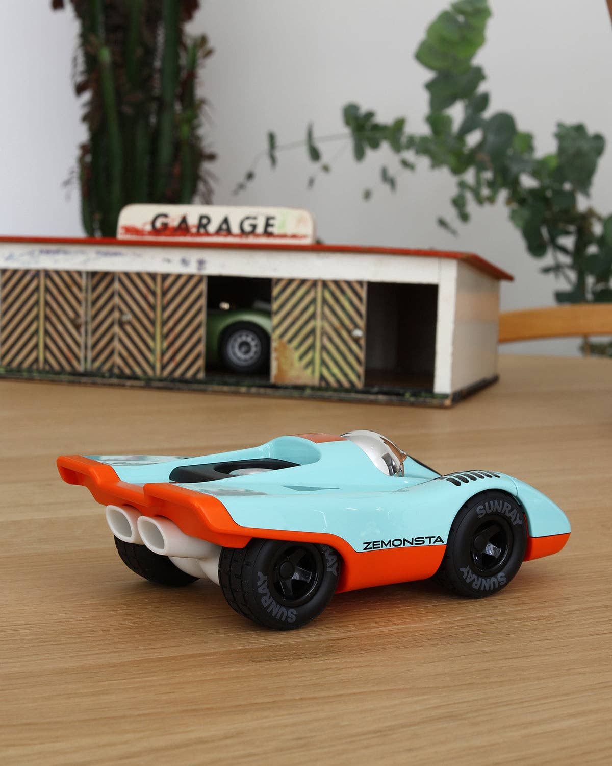 Car ZEMONSTA: Zemonsta Egon Orange