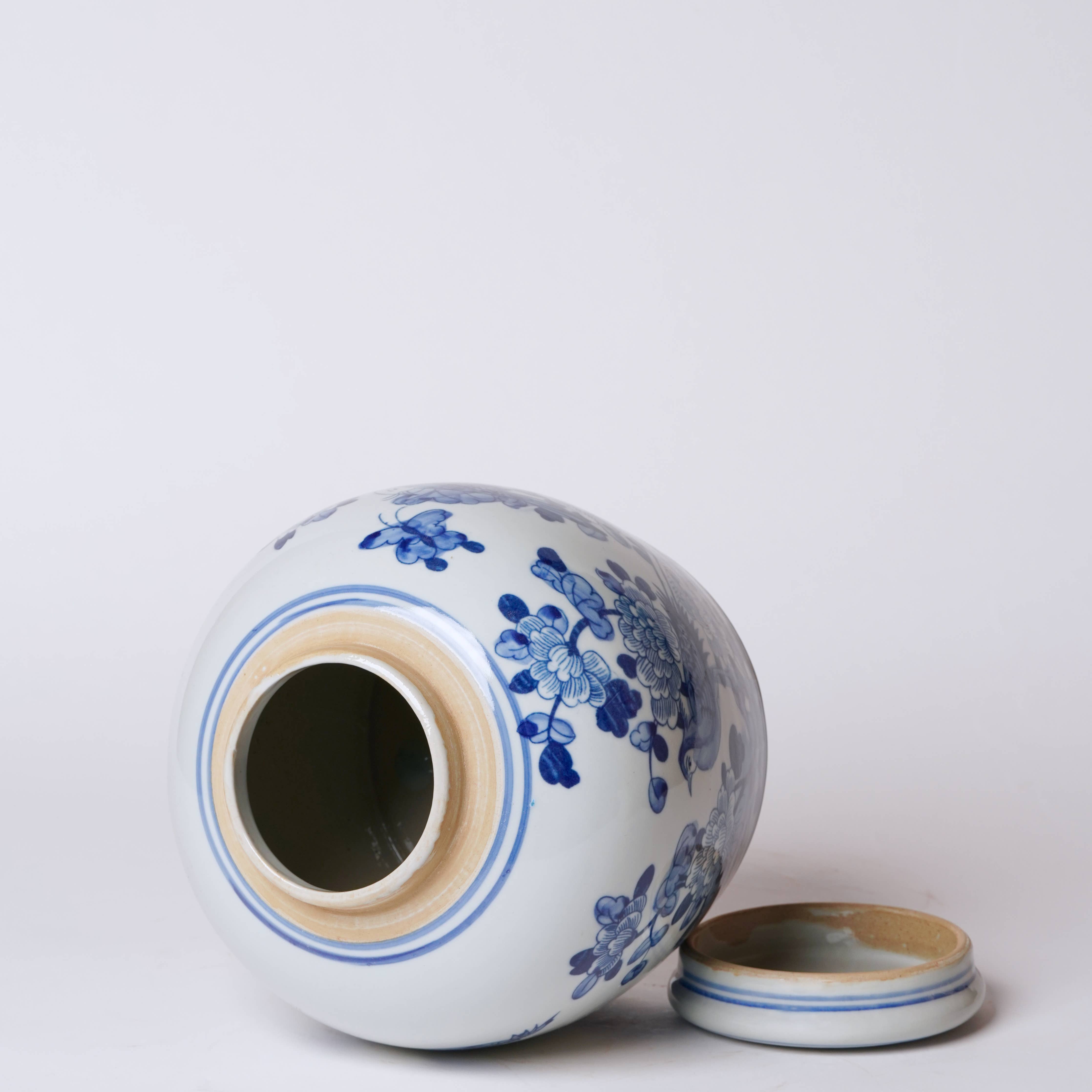 Blue and White Porcelain Bird and Flower Round Jar