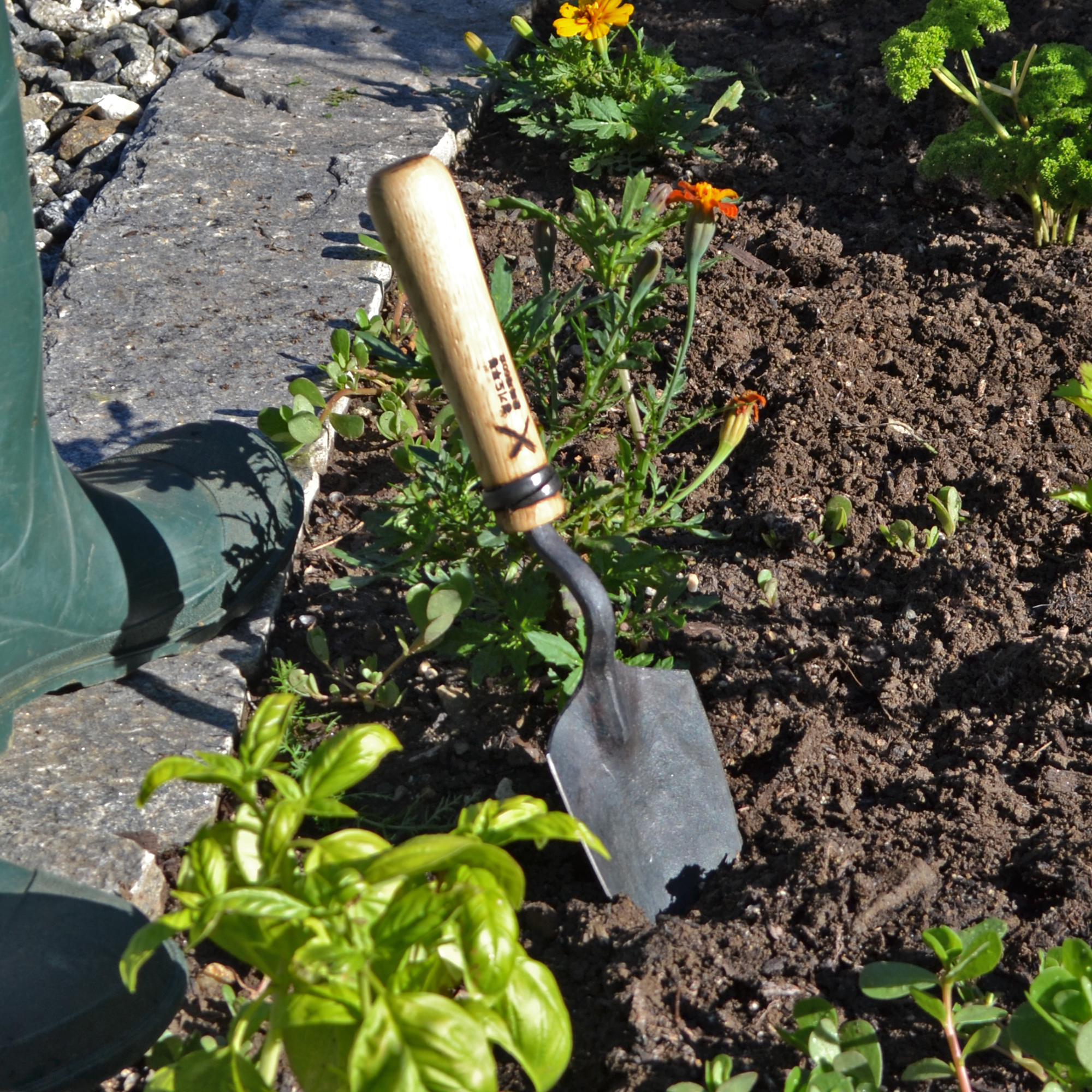 Master Shin - #69 Hand Trowel