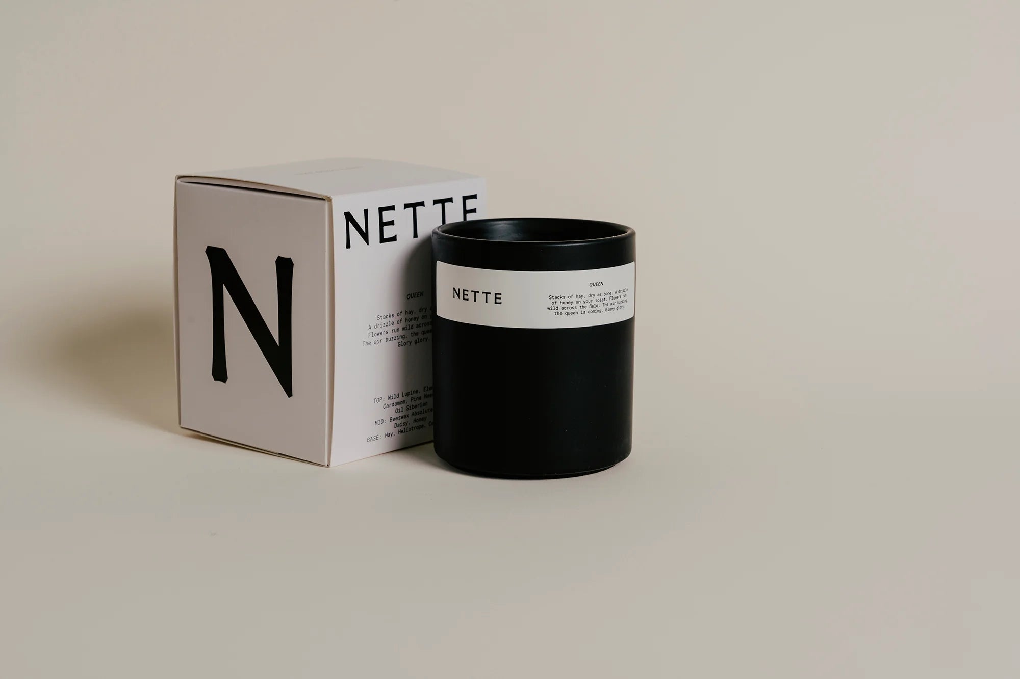 Nette Queen Ceramic Candle