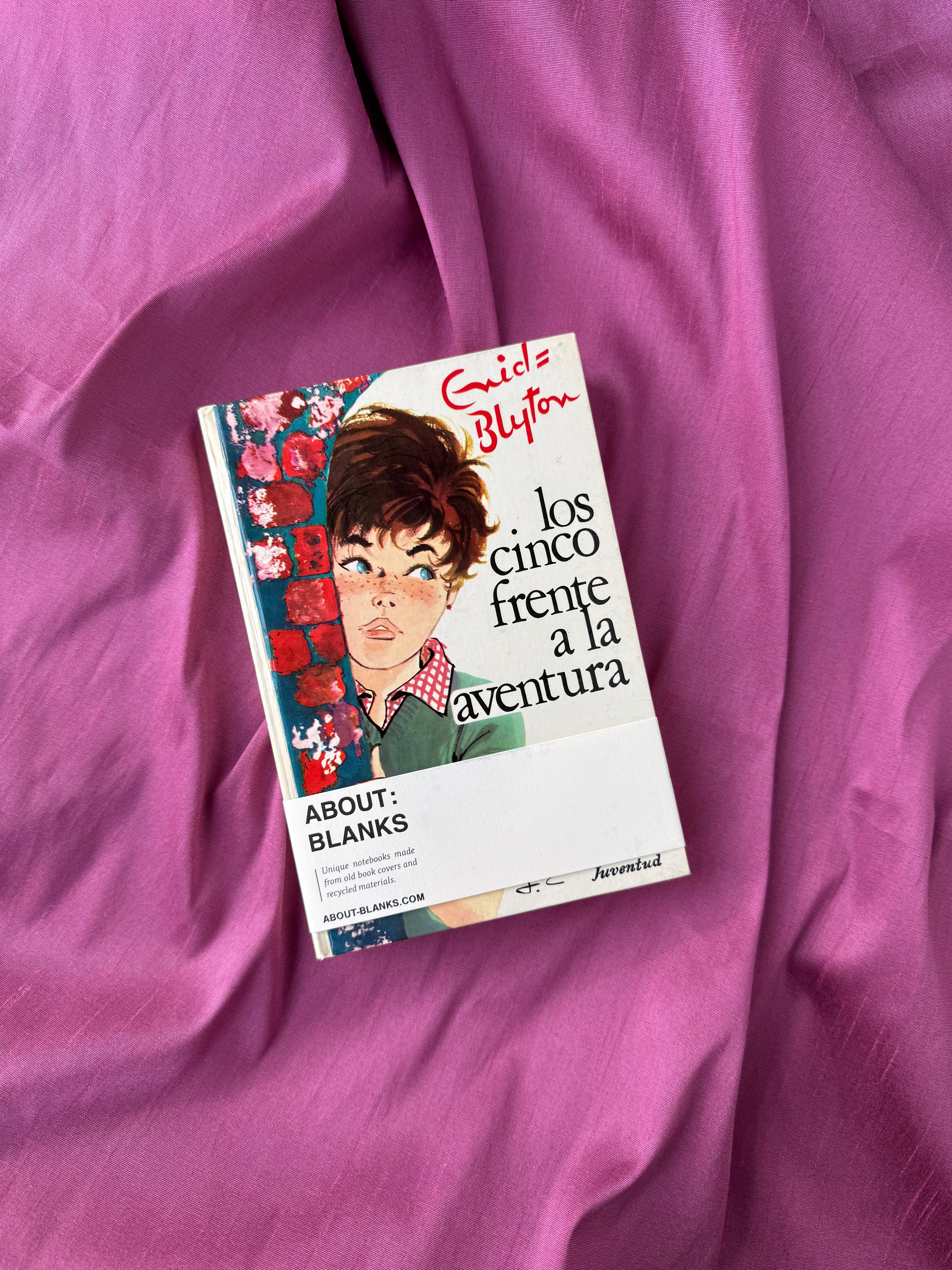 Vintage About Blanks Notebook: los cinco