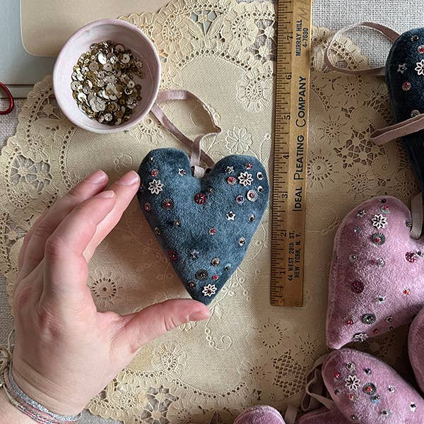 Velvet Confetti Heart Token - Vintage-Inspired Soft Ornament: Navy